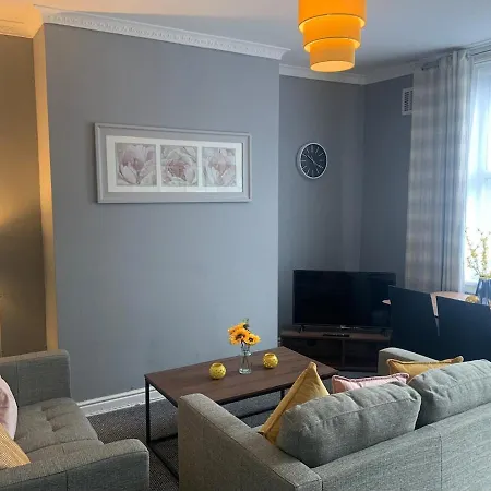 Newly Refurbished House Close To Centre Hébergement de vacances