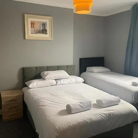 Newly Refurbished House Close To Centre Holiday home Leeds (West Yorkshire)